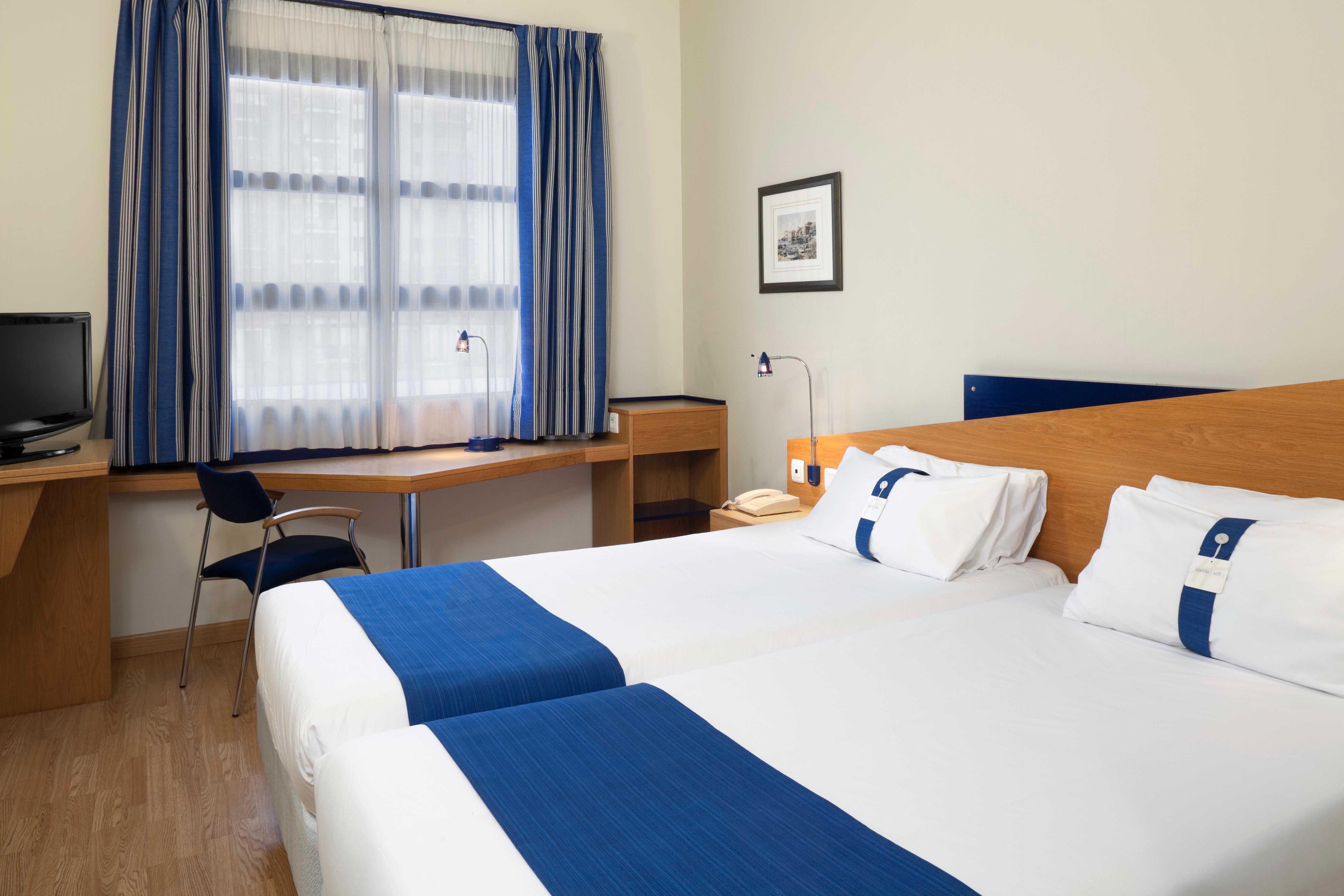 Holiday Inn Express Ciudad De Las Ciencias By Ihg Valenza Esterno foto