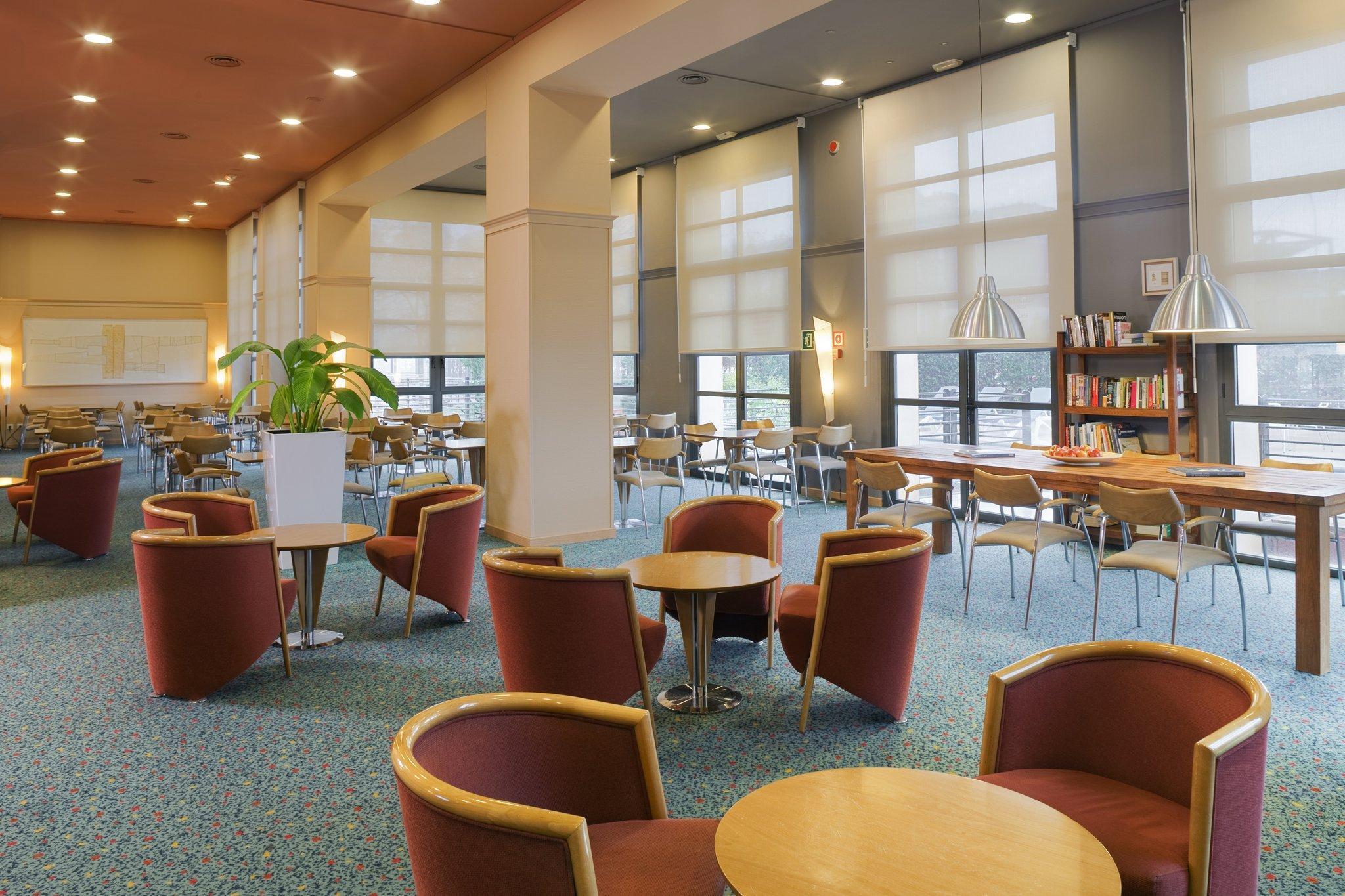 Holiday Inn Express Ciudad De Las Ciencias By Ihg Valenza Esterno foto