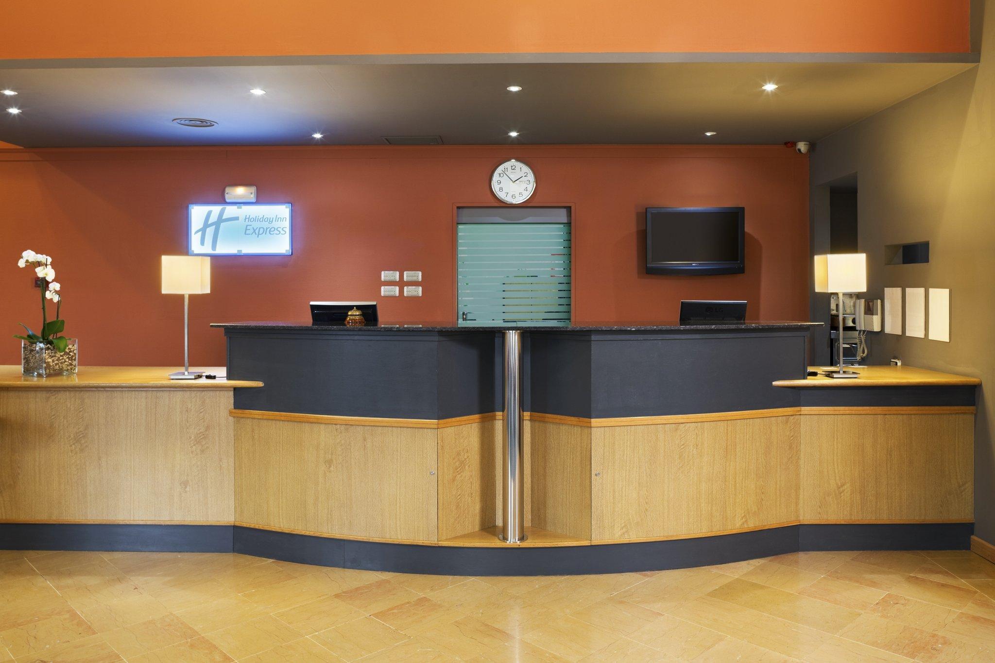 Holiday Inn Express Ciudad De Las Ciencias By Ihg Valenza Esterno foto