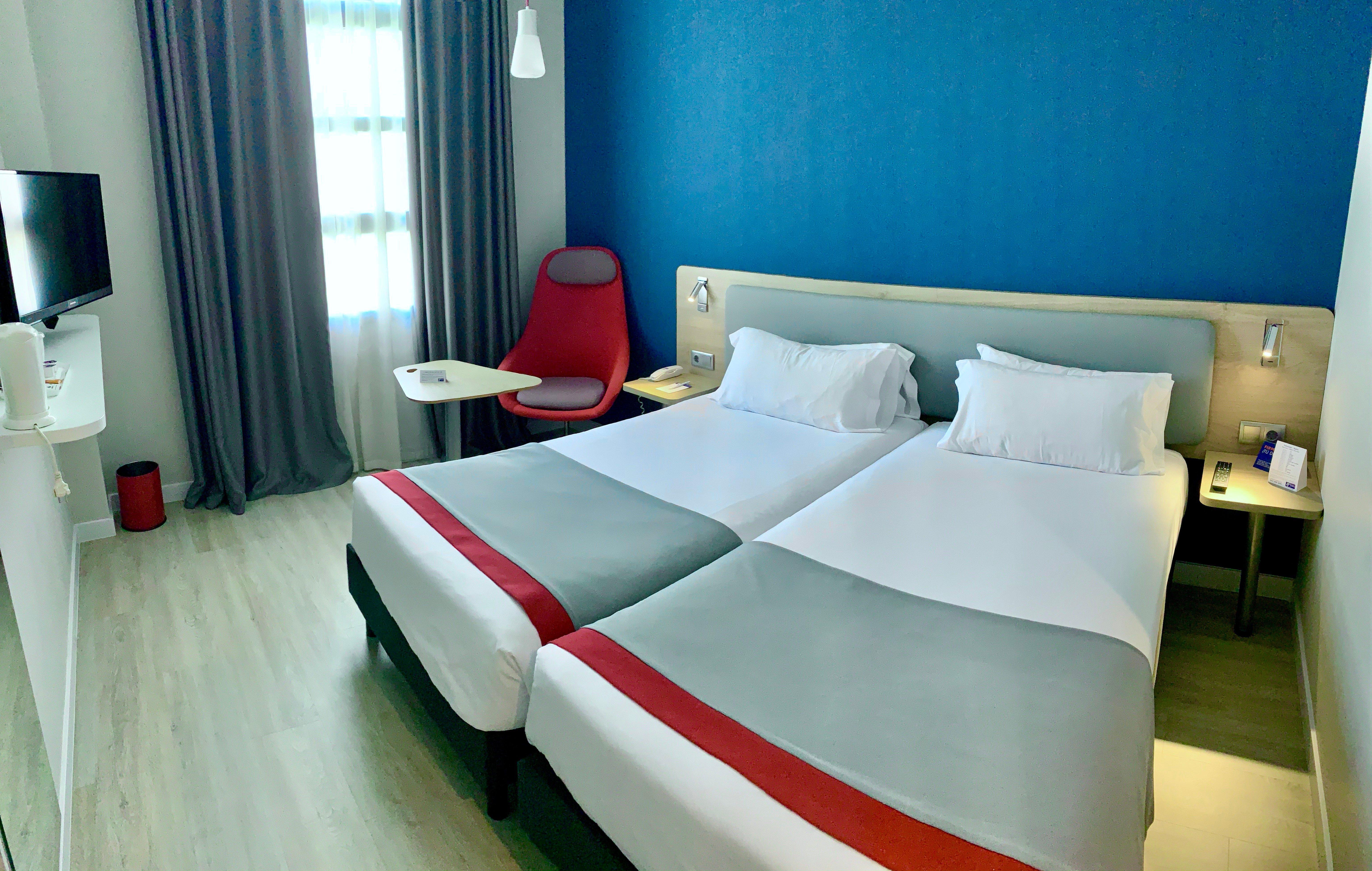 Holiday Inn Express Ciudad De Las Ciencias By Ihg Valenza Esterno foto