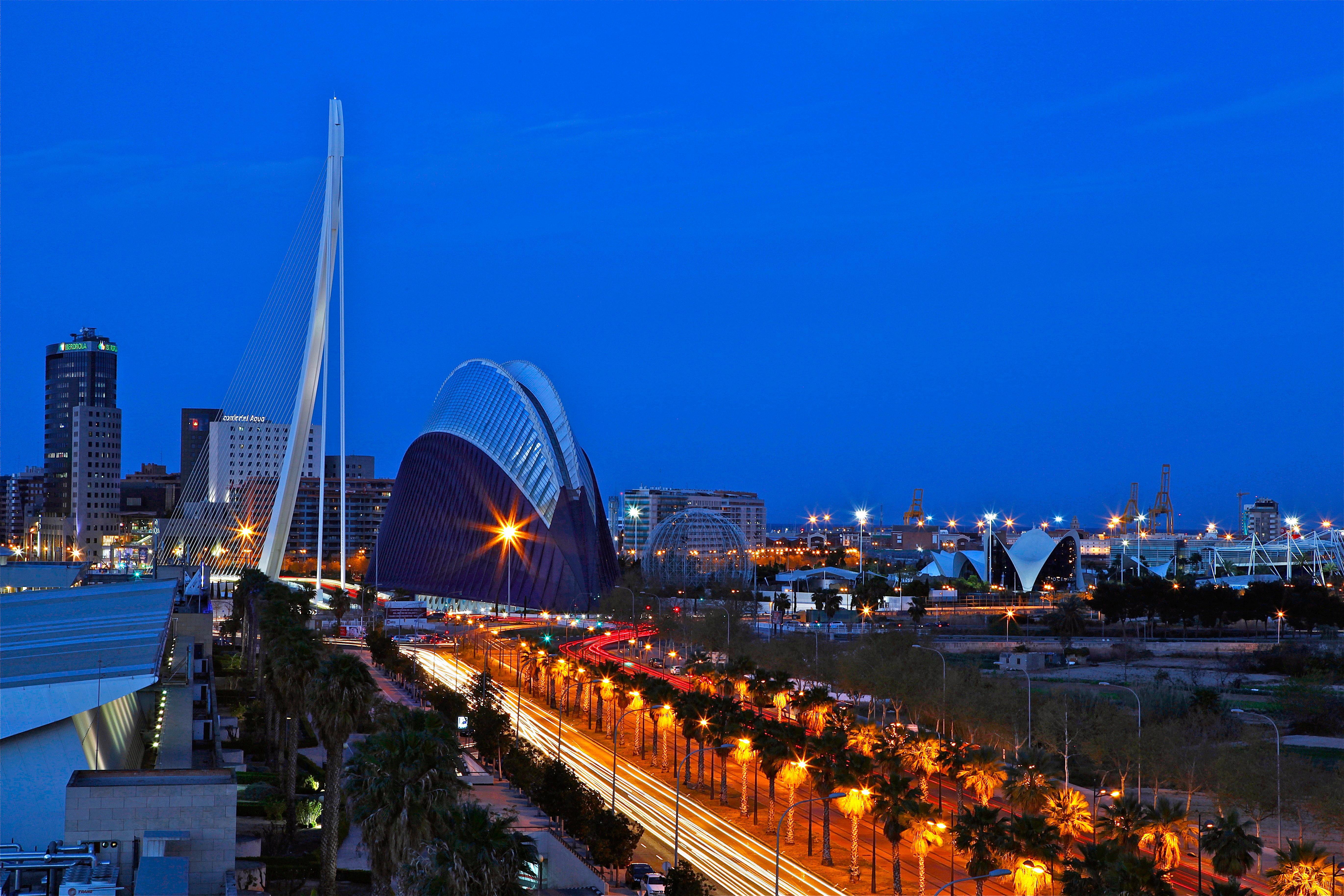 Holiday Inn Express Ciudad De Las Ciencias By Ihg Valenza Esterno foto