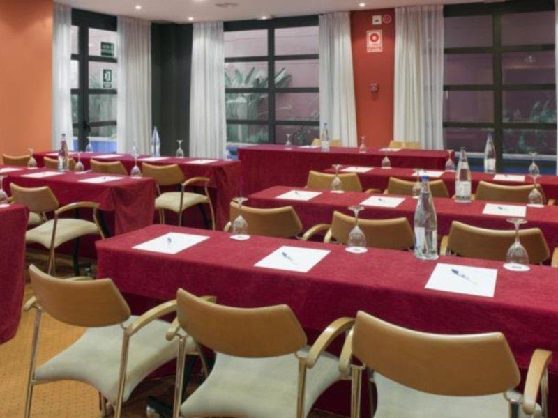 Holiday Inn Express Ciudad De Las Ciencias By Ihg Valenza Esterno foto