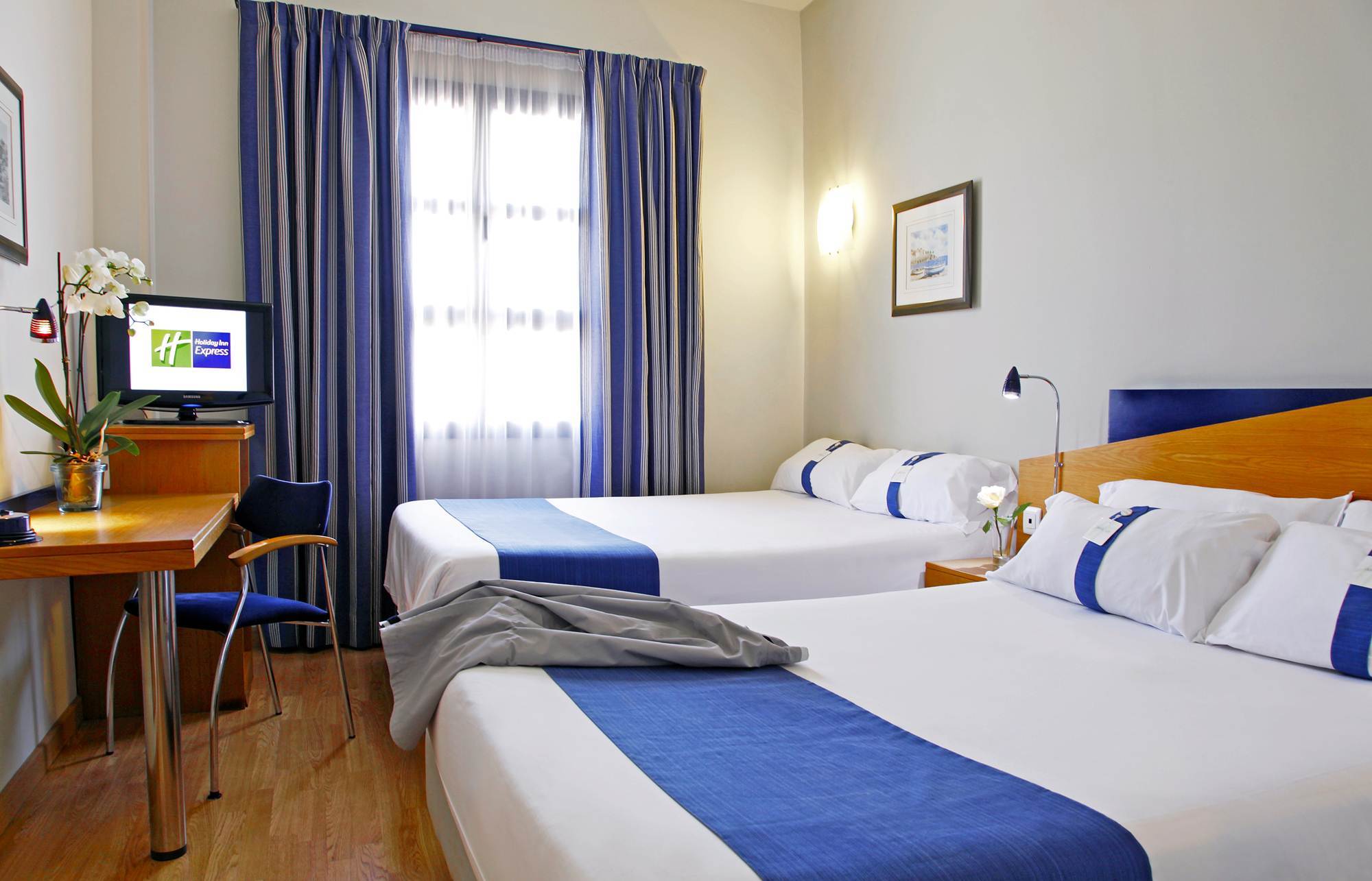 Holiday Inn Express Ciudad De Las Ciencias By Ihg Valenza Camera foto